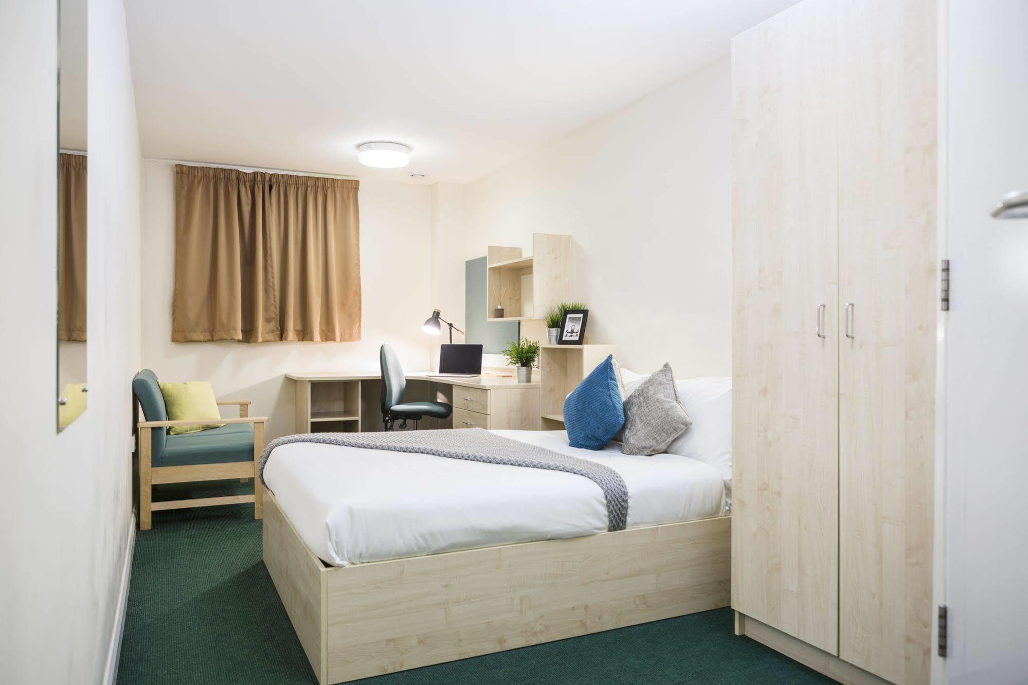 Newport Student Village 외부 사진