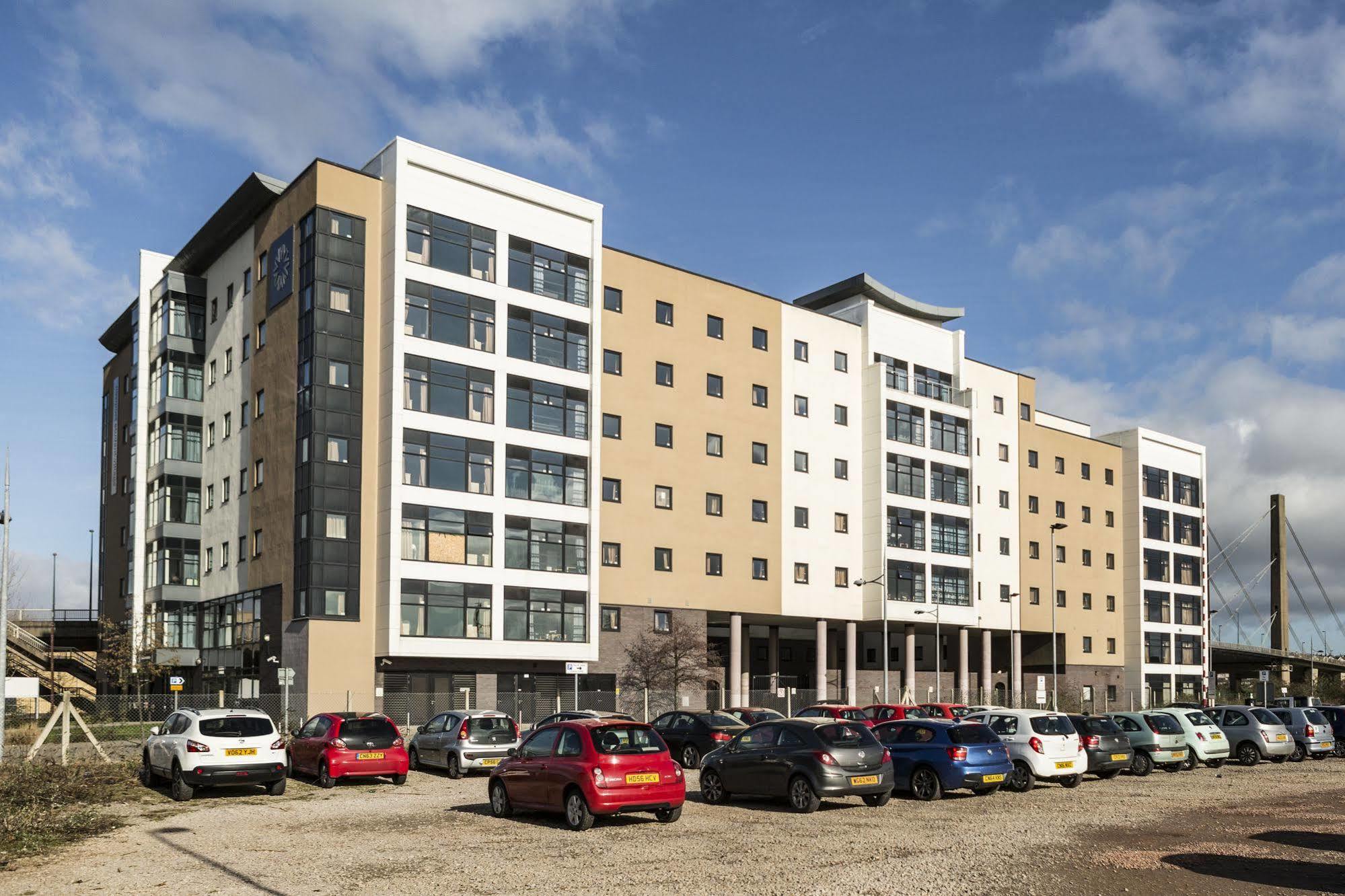 Newport Student Village 외부 사진